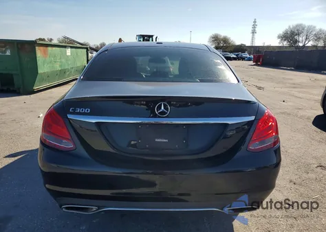 2018 Mercedes-Benz C 300 из США, поврежденный, VIN 55SWF4JB9JU242495
